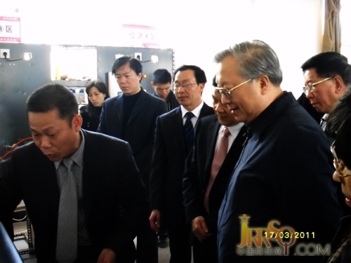 全国人大常委会副委员长路甬祥来清华园电器考察调研