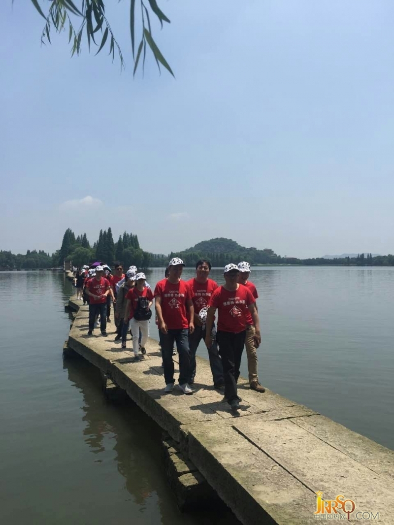 德恩特热水器组织员工踏上快乐之旅 重温历史记忆